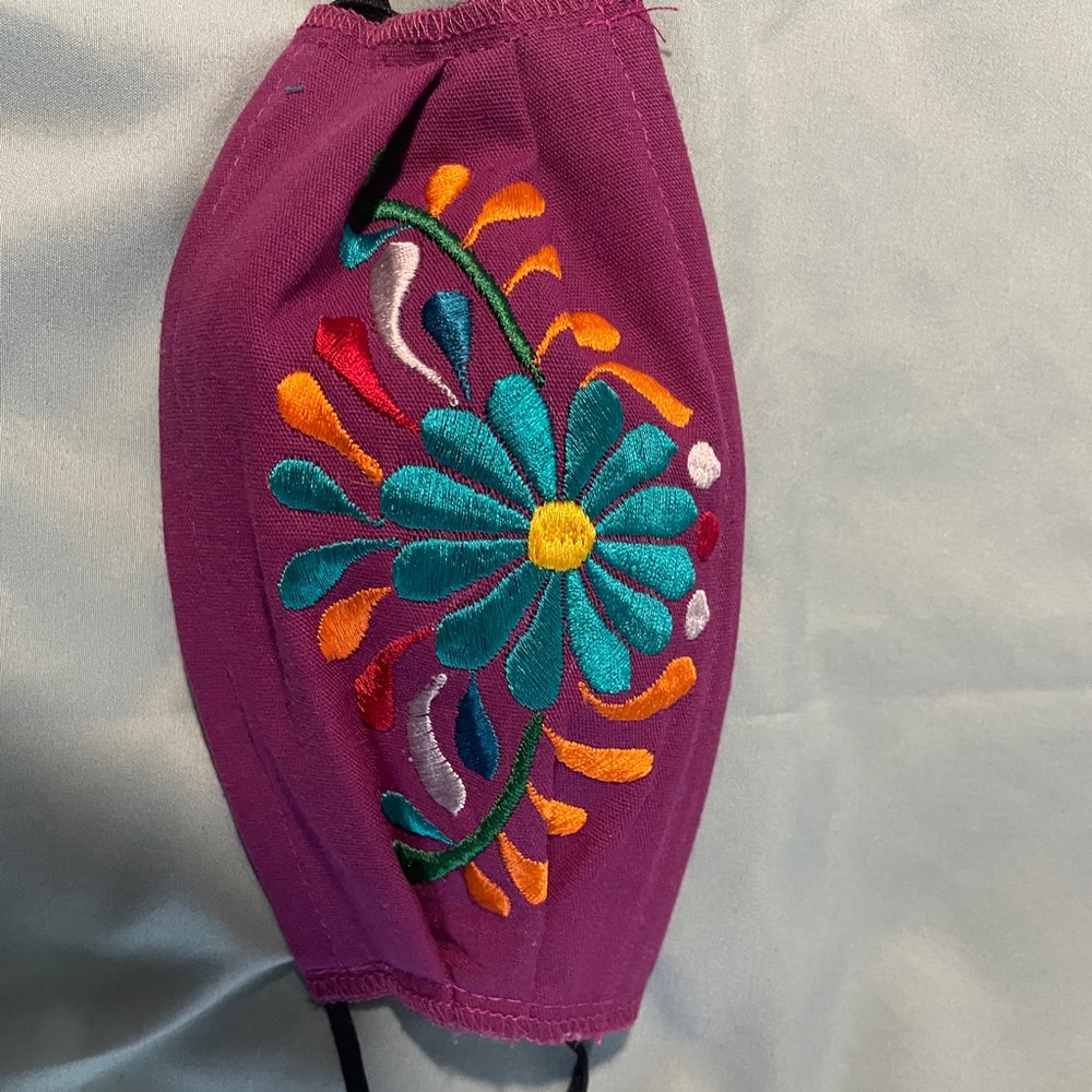 Embroidered face mask - Picture 3 of 12